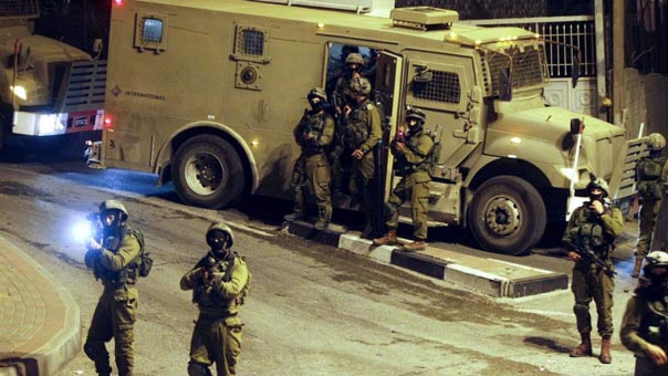 مستوطنون يقتحمون &rsquo;قبر يوسف&rsquo; في نابلس.. وحملة مداهمات لمنازل في الصفة والقدس