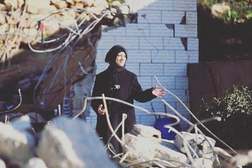 الاحتلال يقتل فلسطينيين على حاجز عسكري جنوب الضفة.. وتعالي الدعوات لتصعيد الانتفاضة