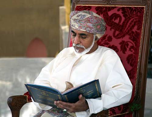 سلطنة عمان تقر التقشف على الشعب وتقيم المهرجانات للنخبة