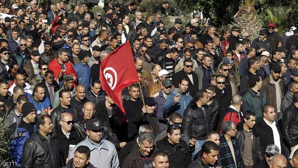 مظاهرة لقوات الأمن أمام القصر الرئاسي بتونس