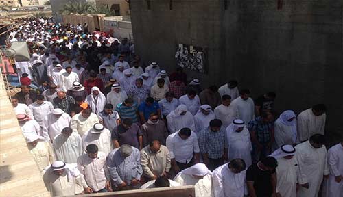النظام البحريني يفشل بمنع الصلاة المركزية بالدراز