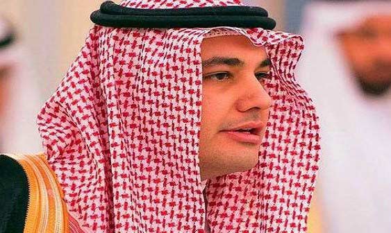 مطالبات بإقالة وزير الإعلام السعودي بعد استضافة التلفزيون الحكومي كاتبًا انتقد المملكة