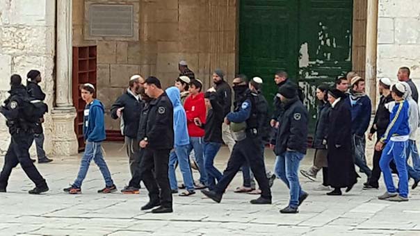 مواجهات مع الاحتلال جنوب نابلس عقب إحراق منزل الشاهد الوحيد على جريمة قتل عائلة ’دوابشة’