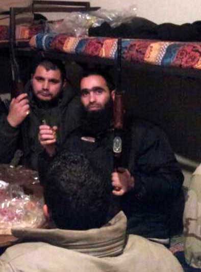 موقع &rsquo;العهد&rsquo; ينشر صورة الارهابي الذي اوقفته القوى الامنية اليوم لوقوفه خلف تفجيري برج البراجنة  
