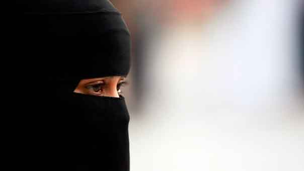 لائحة بوظائف ممنوعة على المرأة السعودية