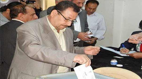 بالصور.. إقبال كثيف للسوريين على صناديق الاقتراع
