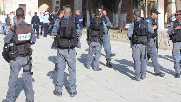 المستوطنون يستبيحون ’الأقصى’ بحماية الوحدات الصهيونية الخاصة.. وحملات الاعتقال تطال أسيرين محررين