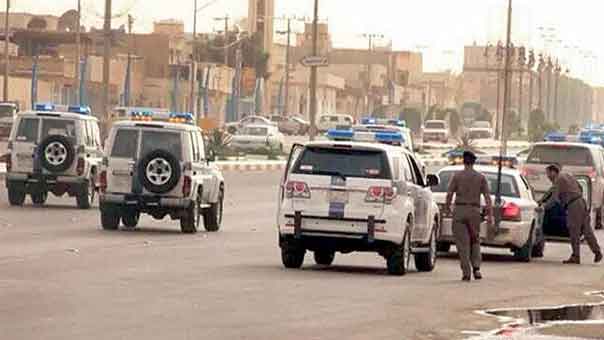 آخر إبداعات ’شرطة الرياض’: توقيف 25 شخصًا ’تأخروا’ عن الصلاة
