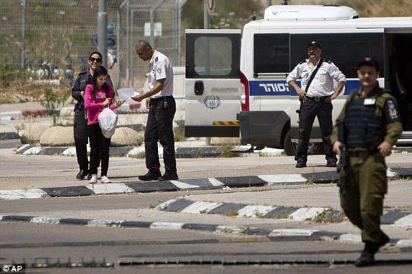 ديما الواوي .. طفلة فلسطينية عايشت ويلات الاعتقال وشهدت عذابات السجان الصهيوني