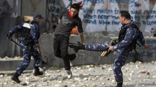 &rsquo;هآرتس&rsquo;: تعاون الاجهزة الامنية الفلسطينية وصل الى تنفيذ 40% من الاعتقالات في الضفة الغربية