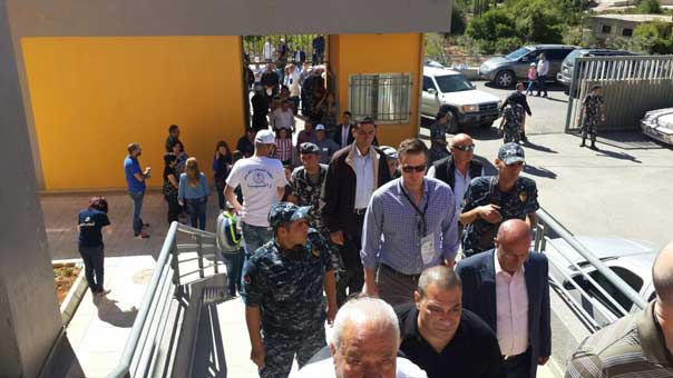 يوم انتخابي طويل.. حماوة لافتة وإقبال كثيف في البقاع وبرودة انتخابية في بيروت   