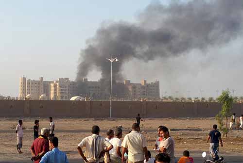 مقتل 31 مجندًا يمنيًا بهجوم انتحاري لـ &rsquo;داعش&rsquo; على مقرٍ للشرطة في حضرموت