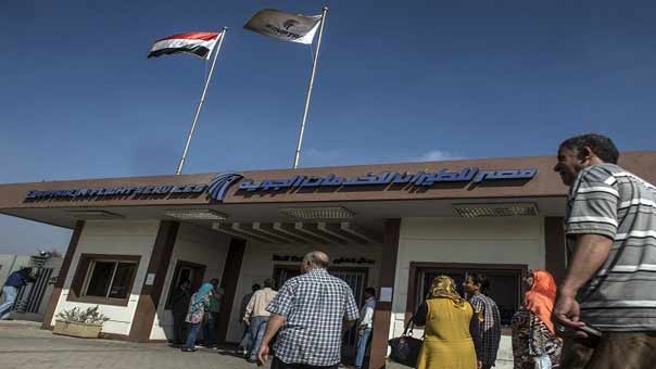 العثور على حطام الطائرة المصرية المنكوبة وسط حديث عن &rsquo;عمل ارهابي&rsquo;