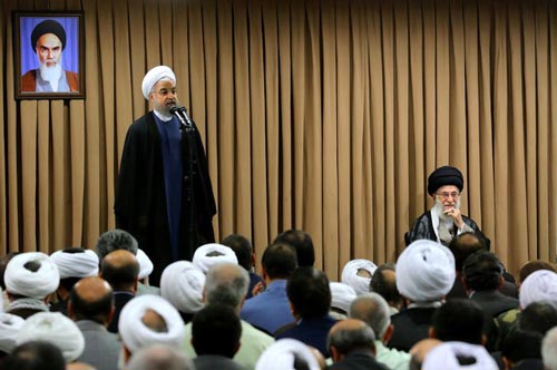 الإمام الخامنئي: إذا مزّق الاميركيون الاتفاق النووي فاننا سنحرقه