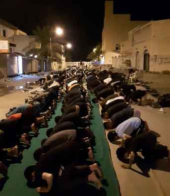 البحرين: إحياء الليلة الأولى من ليالي القدر أمام منزل آية الله قاسم بالدراز