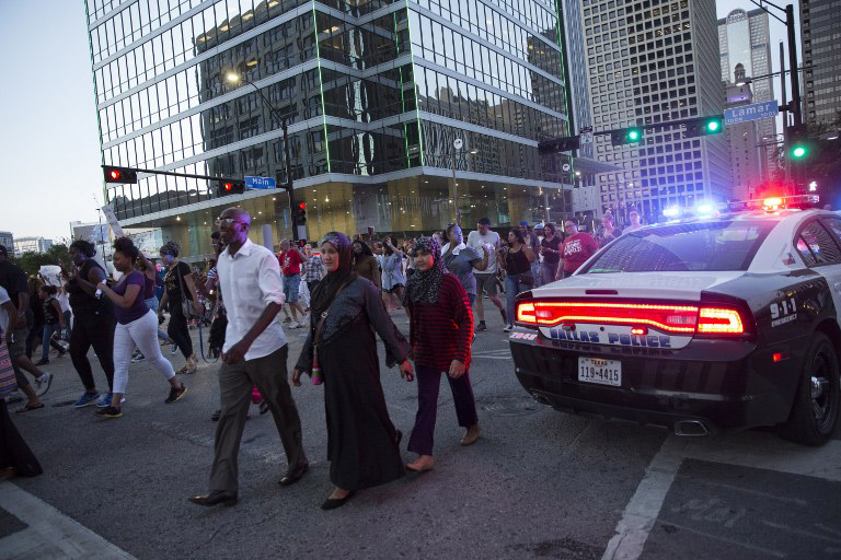 مقتل 5 شرطيين أميركيين بإطلاق نار في دالاس 