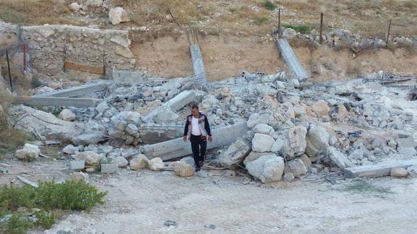 شهيد برصاص الاحتلال شمال القدس .. واعتقال 13 فلسطينياً بينهم أسير محرر خلال مداهمات بالضفة