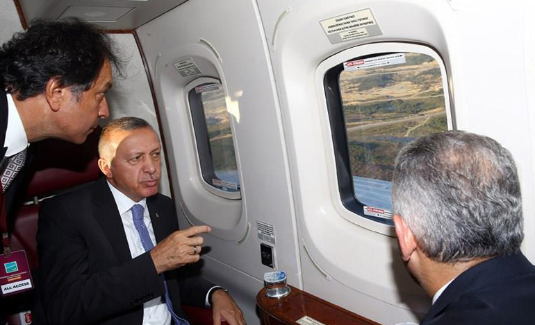 طائرة اردوغان ليلة الانقلاب كانت تحت مرمى نيران المتورطين .. لماذا لم تقصف!