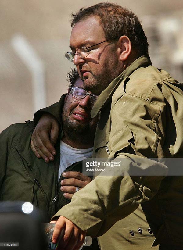 &rsquo;العهد&rsquo; يوثّق بيانات المقاومة الاسلامية في تموز/آب 2006: المجاهدون يدكون مستعمرات العدو وقواعده العسكرية بصليات من الصواريخ
