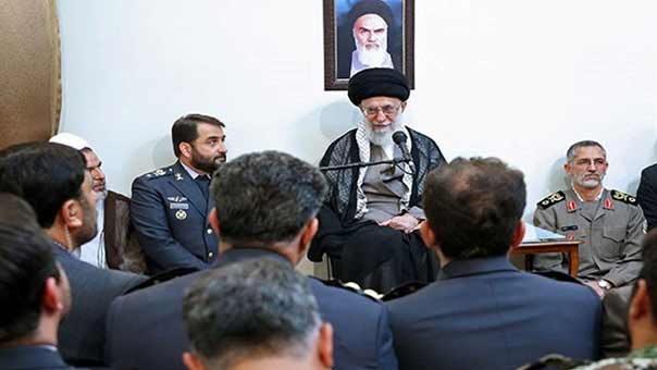 الامام الخامنئي: العدو سيتلقى ضربة قاسية إذا ما هاجمنا