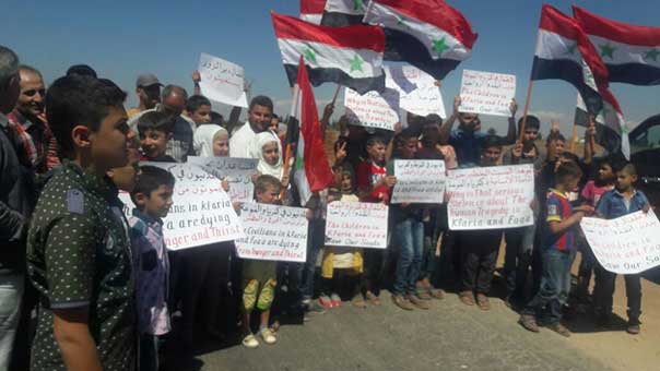 تحرك لأهالي نبل والزهراء وكفريا والفوعة للمطالبة بمنع ادخال المساعدات الى أحياء حلب الشرقية لحين دخول المعونات إليهم 