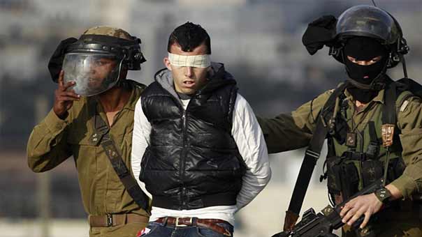 &rsquo;هآرتس&rsquo;: العقاب الجماعي لفلسطينيي القدس يصم الشرطة الإسرائيلية بالعار