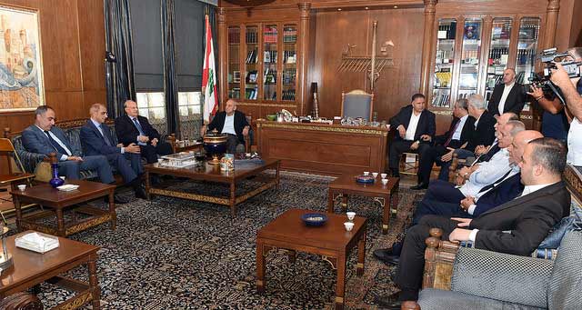 بري في لقاء الاربعاء النيابي: التفاهمات الوطنية تعبد الطريق الى رئاسة الجمهورية