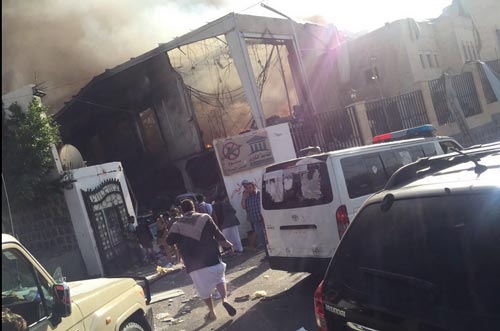 مئات الشهداء والجرحى في جريمة ابادة كاملة الاوصاف نفذها العدوان السعودي بصالة للعزاء في صنعاء 