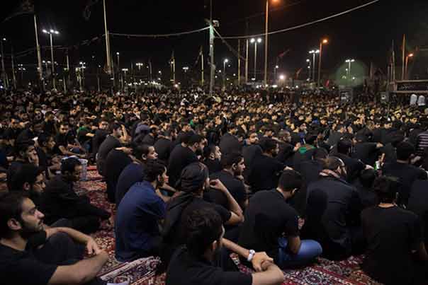 بالصور: كيف أحيت القطيف مراسم عاشوراء الإمام الحسين (ع)؟ 