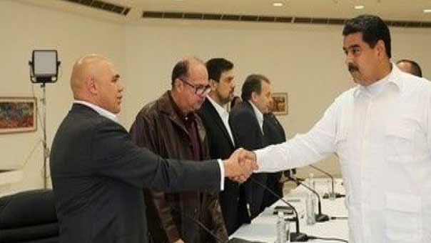 الرئيس الفنزويلي يجتمع مع المعارضة برعاية الفاتيكان