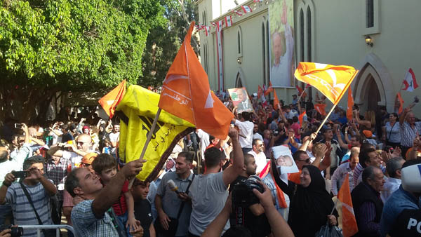 بالصور: احتفالات &rsquo;عونيو الحارة&rsquo; .. من الضاحية الى بعبدا