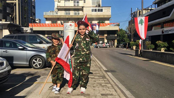 بالصور: حشود ضخمة الى باحة قصر بعبدا .. وكلمة لعون عند الساعة الحادية عشرة