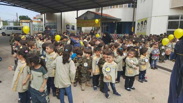 بالصور: هكذا أحيا طلاب ثانوية المهدي (عج) في بلدة الشرقية يوم الشهيد