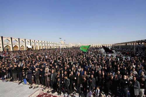 من كربلاء المقدسة إلى شتى أطراف المعمورة..
عشاق الإمام الحسين (ع) يحيون ذكرى الأربعين 