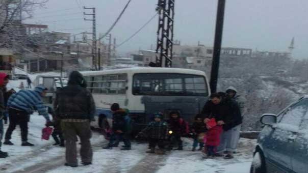 الابيض غطّى لبنان .. والعاصفة تنحسر غداً مخلّفة أضراراً في المزروعات والمنازل