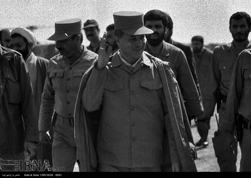 آية الله علي أكبر هاشمي رفسنجاني.. صوَر من التاريخ