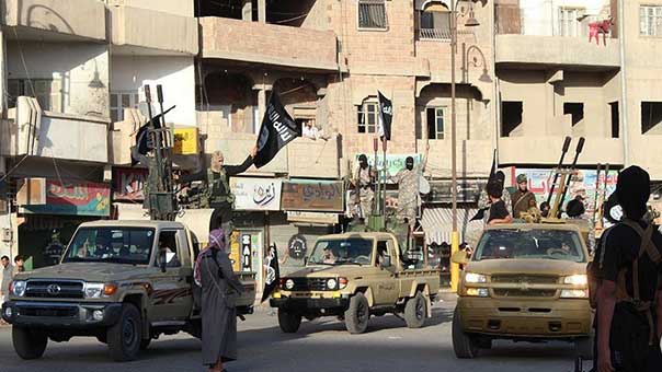 ’لوفيغارو’: 700 فرنسي في صفوف ’داعش’ يحاربون في سوريا والعراق