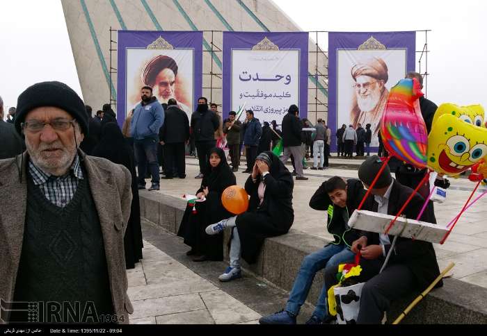 بالصور- هكذا احتفى الايرانيون بالذكرى 38 لانتصار الثورة الاسلامية