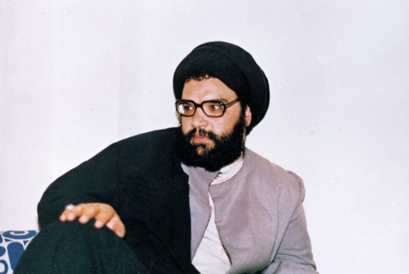 كميل عباس الموسوي يكتب الى والده:
ستبقى المقاومة في أعيننا