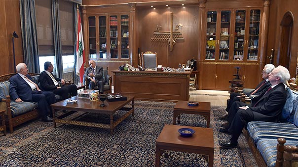  بري استقبل المشنوق: ملتزمون بالقانون والمهل الدستورية وبالإتفاق على القانون