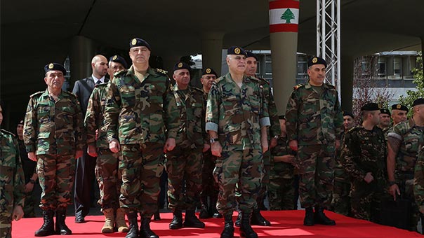 العماد عون تسلّم مهامه في اليرزة: سأسعى لنكون جاهزين للدفاع عن لبنان من العدو &rsquo;الإسرائيلي&rsquo; والإرهاب