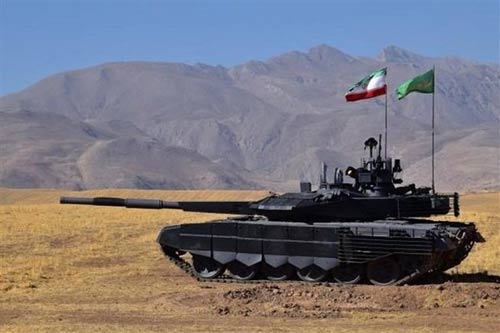 بالصور: بعد مروحية &rsquo;صبا 248&rsquo;.. إيران تكشف عن الدبابة المتطورة &rsquo;كرار&rsquo;