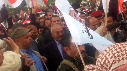 أبناء اليمن أحيوا الذكرى الثانية للصمود في ميدان السبعين.. الصمّاد: العدوان لن يحقق في الاقتصاد ما عجز عن تحقيقه في الميدان