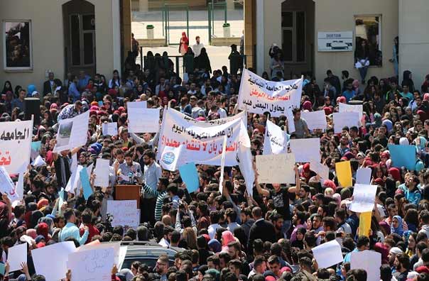 اعتصام طلابي في الجامعة اللبنانية: يداً واحدة لأجل الجامعة الوطنية