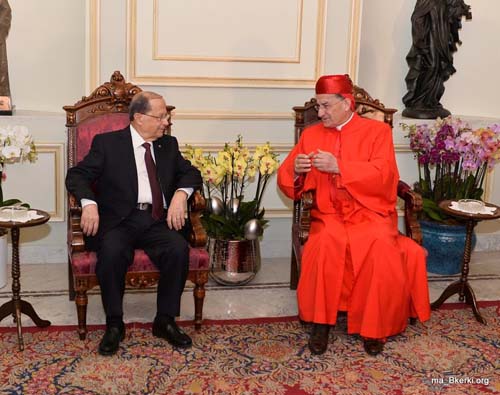 مسيحيو لبنان يحتفلون بالفصح المجيد وعون يطمئن: سيكون هناك قانون انتخابي جديد