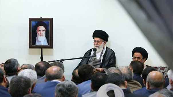 الإمام الخامنئي: أقول لجميع المرشحين للانتخابات الرئاسية بان تكون نظرتهم منصبة على الشعب نفسه