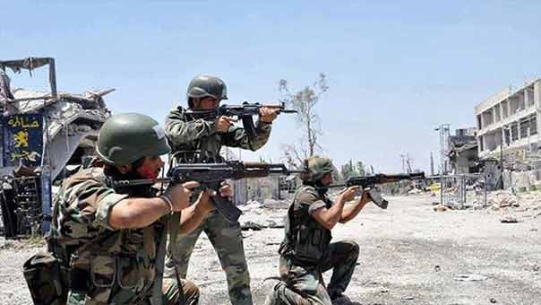 الجيش السوري يصد هجومًا لـ&rsquo;داعش&rsquo; في دير الزور.. واقتتال بين المجموعات المسلحة في حلب