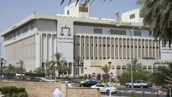 الكويت: السجن لـ 3 من أفراد الأسرة الحاكمة