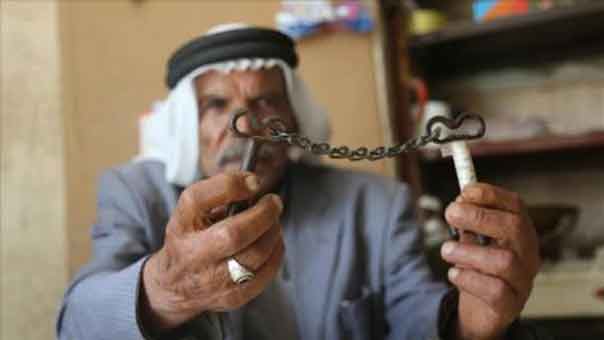  الحاج الخطيب يحتفظ بـ&rsquo;مفتاح العودة&rsquo; منذ عقود.. وحُلم الرجوع إلى دياره لا يفارقه