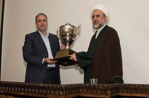 نادي العهد الرياضي يهدي السيد نصر الله كأس بطولة الدوري اللبناني لكرة القدم